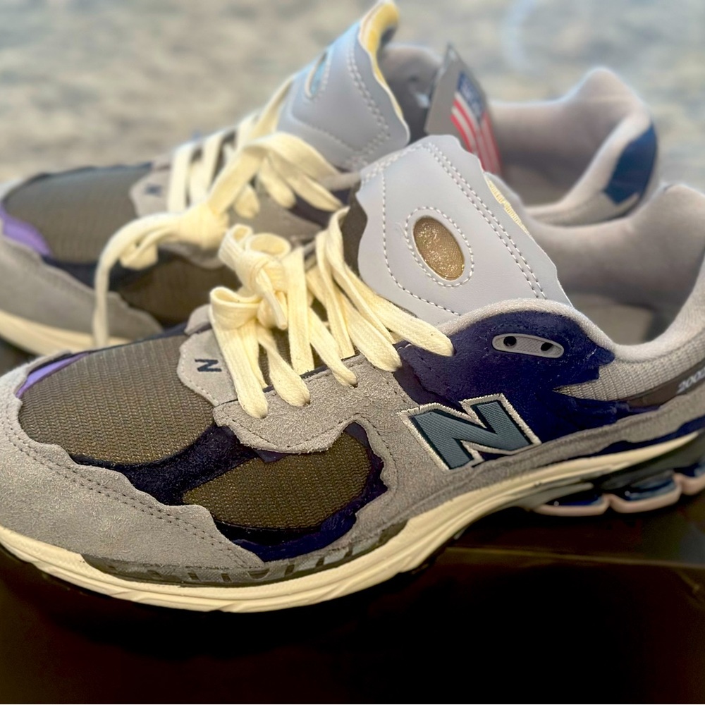 Mens New balance 2002R
